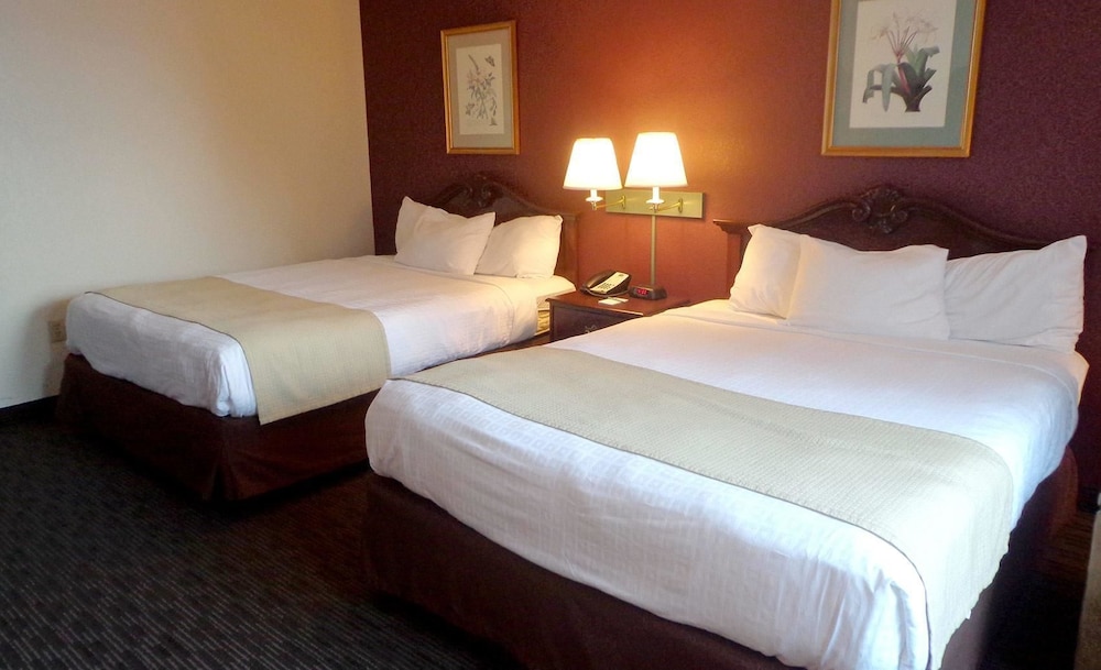 Americinn By Wyndham Marshall 10/25