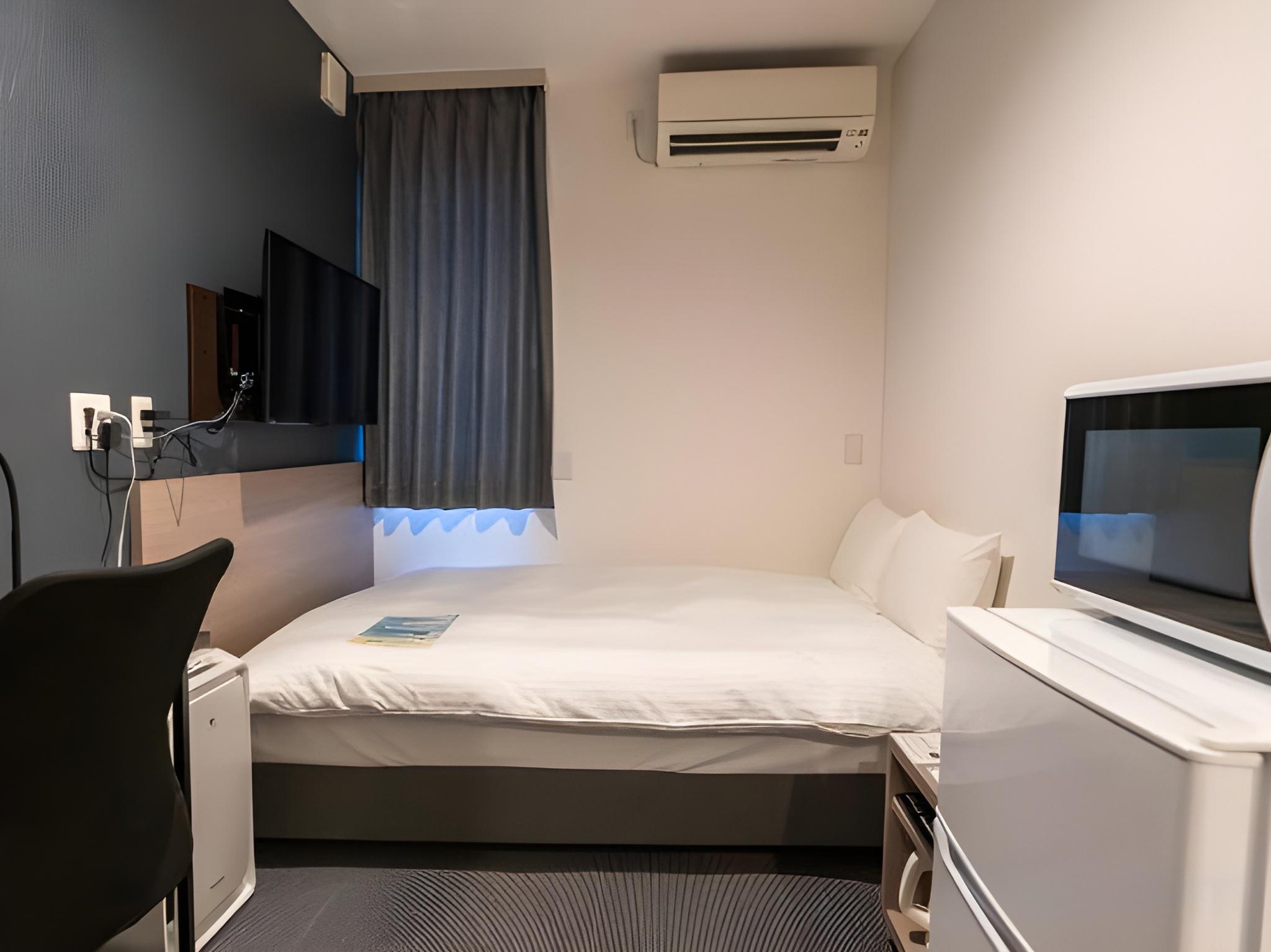 Semi Room, Double Bed, Kitchen