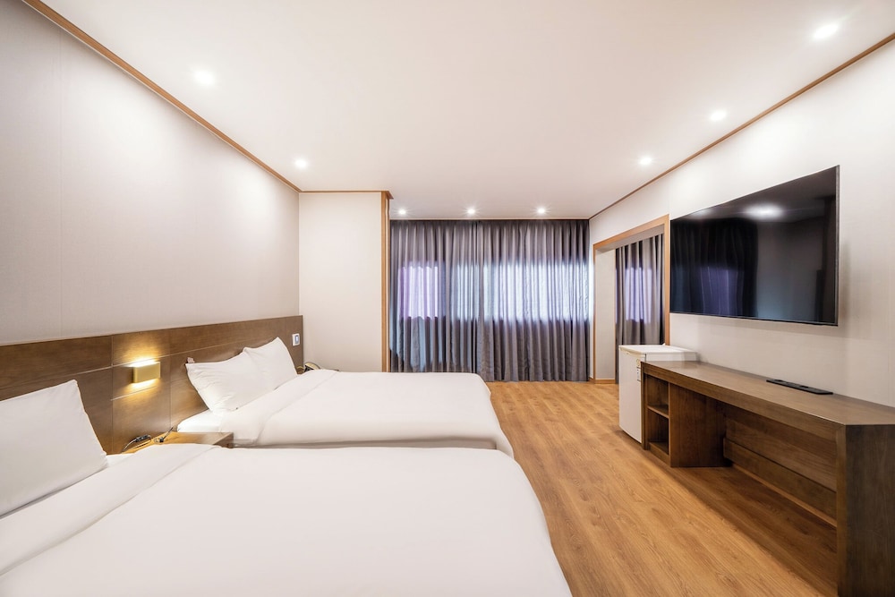Pearl Business Hotel 9/50