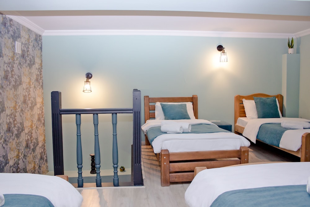 COMFORT, QUADRUPLE, 4 BEDS, SOFA