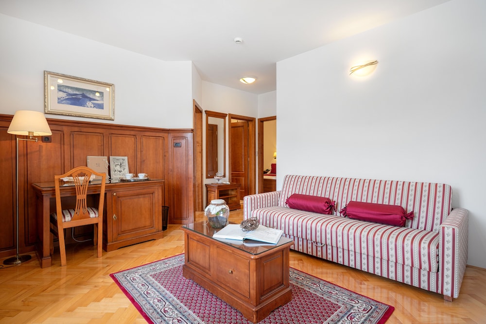 Heritage Hotel Tisno 58/80