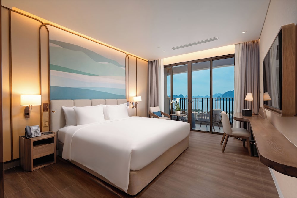 Wyndham Garden Sonasea Van Don 16/50