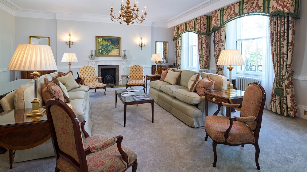Cheval Hyde Park Gate 37/61