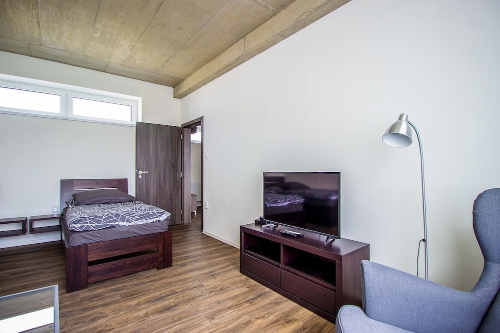 Hotel 63 26/38