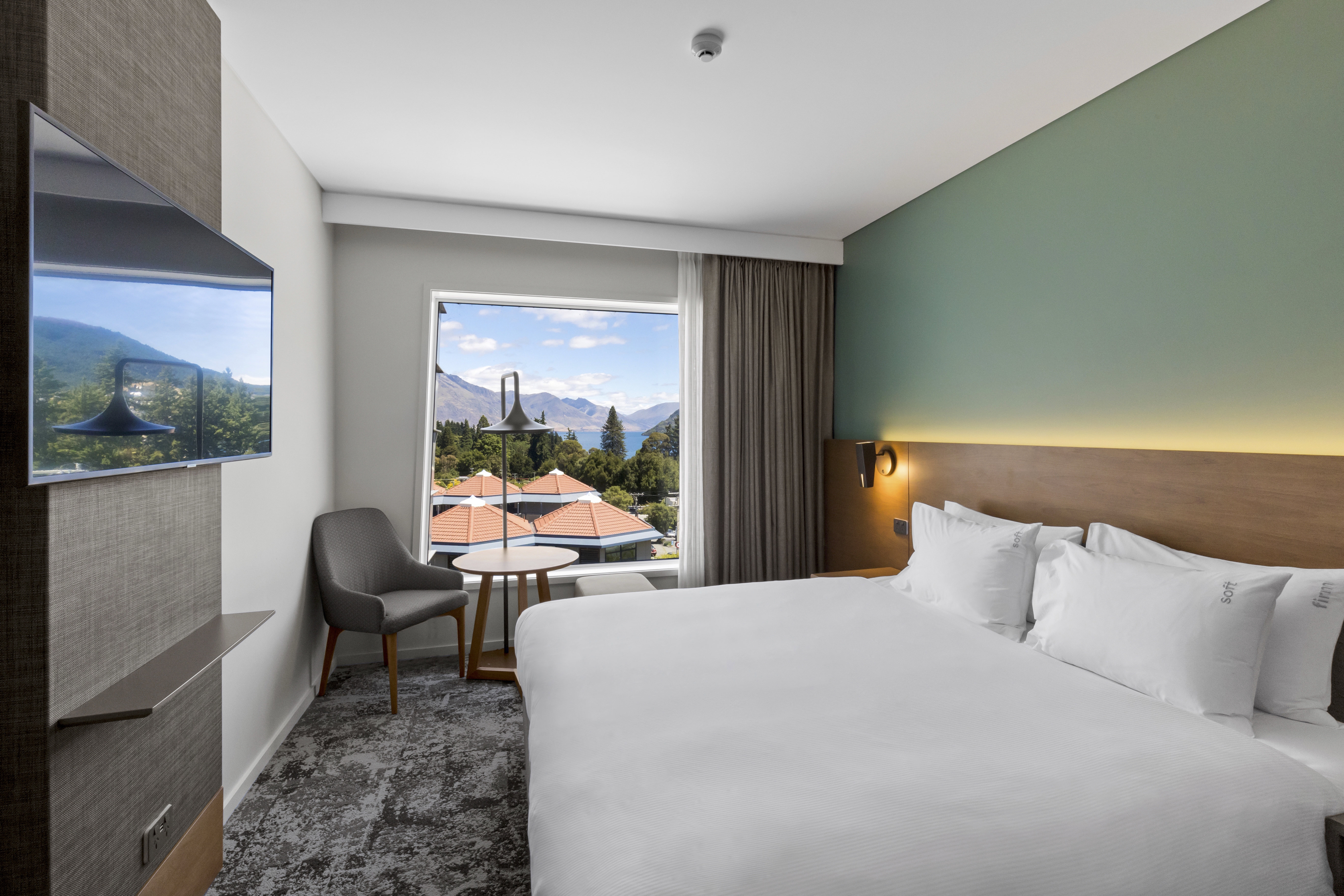 Holiday Inn Express And Suites Queenstown 27/79