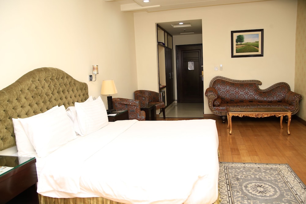 Hotel Javson Sialkot 32/60