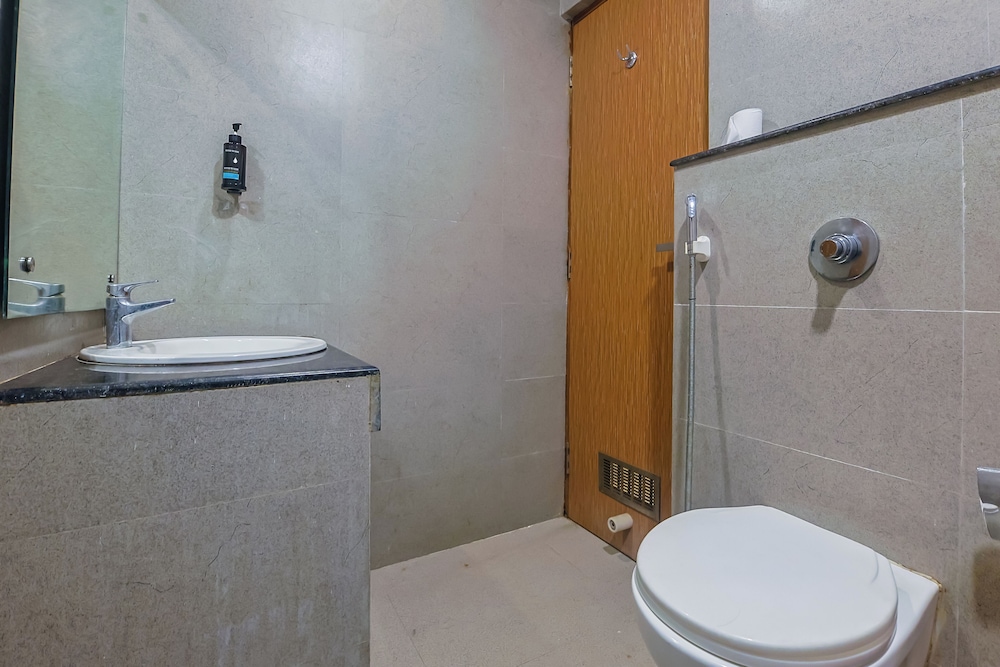 Max Hotel Prayagraj 47/48