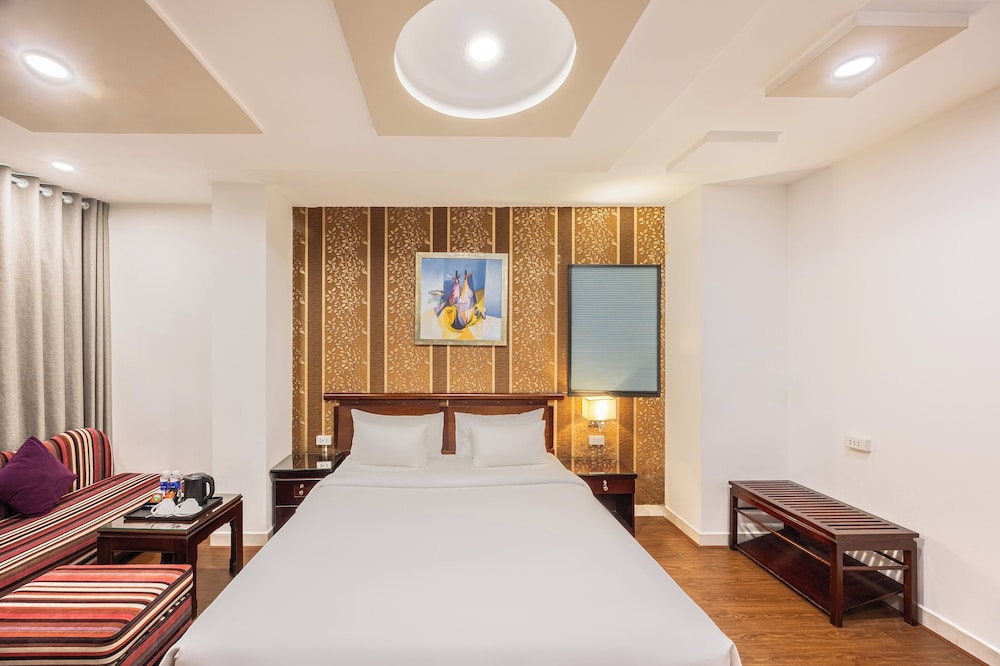 DELUXE, DOUBLE BED