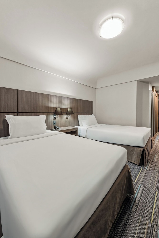 DELUXE, TWIN BEDS