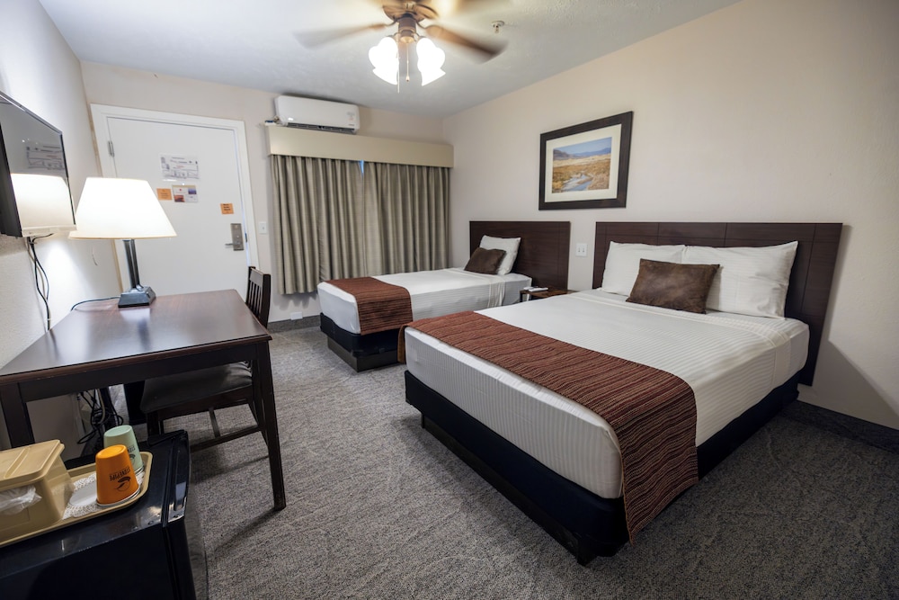 Stovepipe Wells Village Hotel 12/47