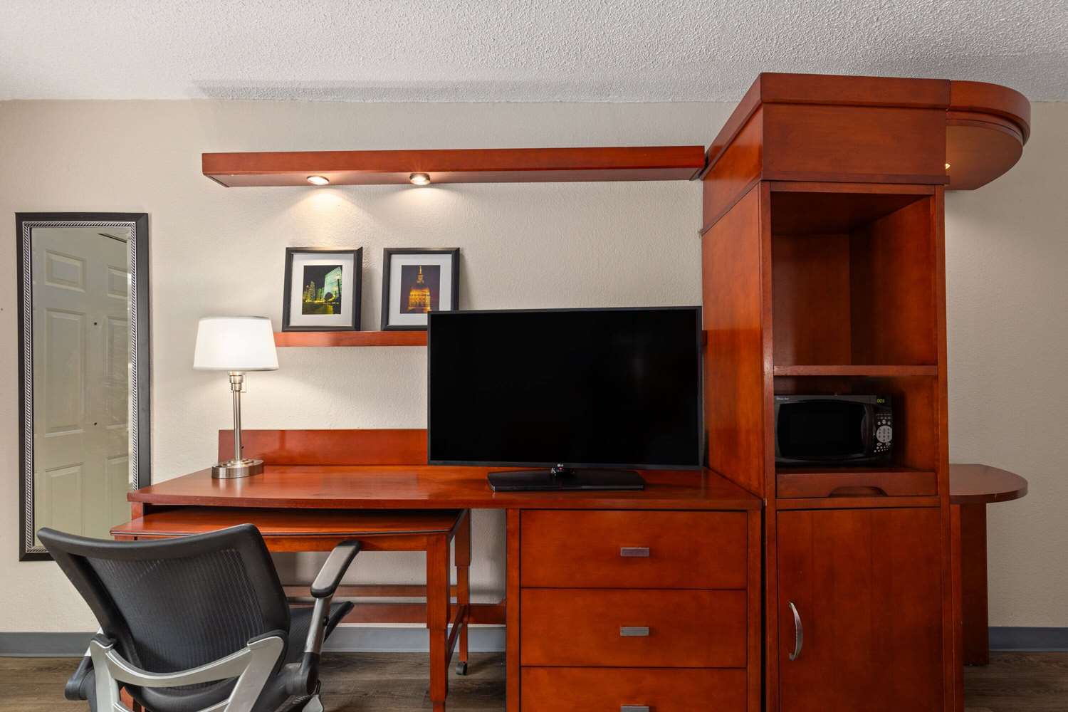 Days Inn by Wyndham Knoxville East 27/31