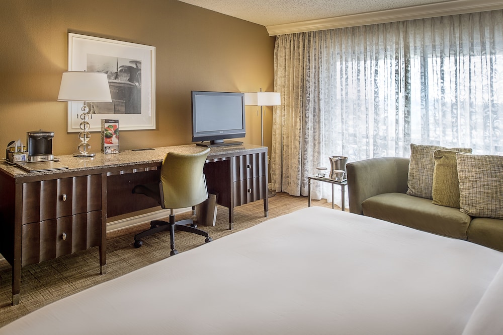 Hilton St. Louis Airport 21/58