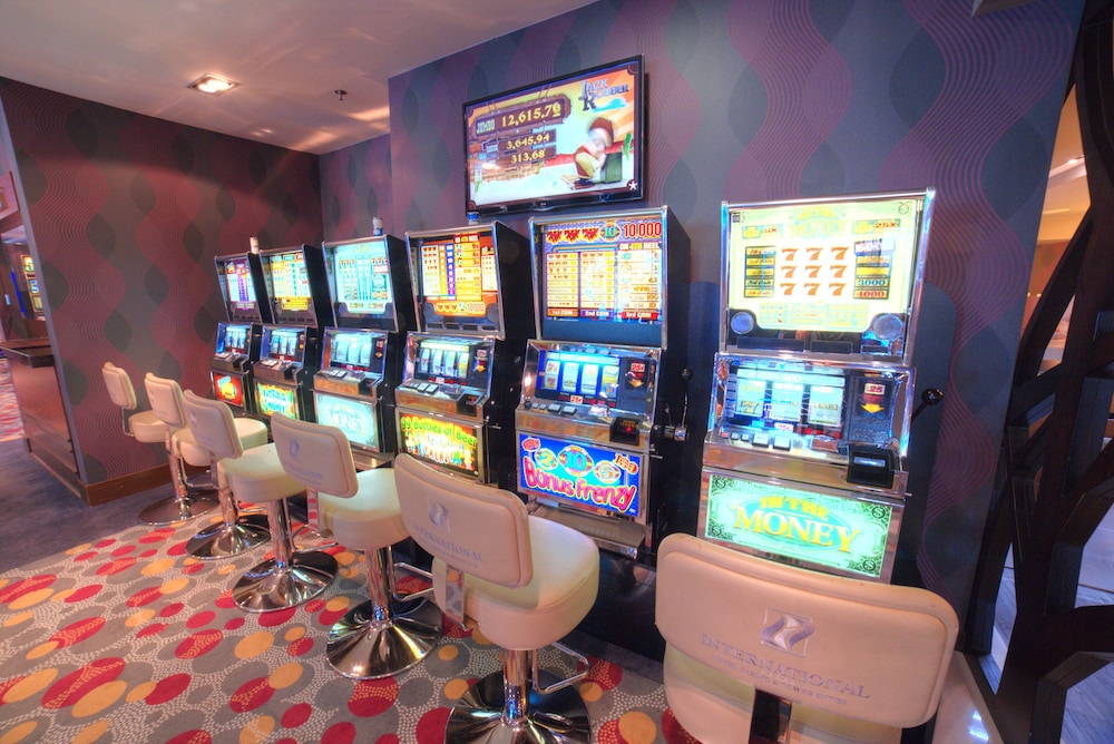 International Hotel Casino Tower Suites 44/50