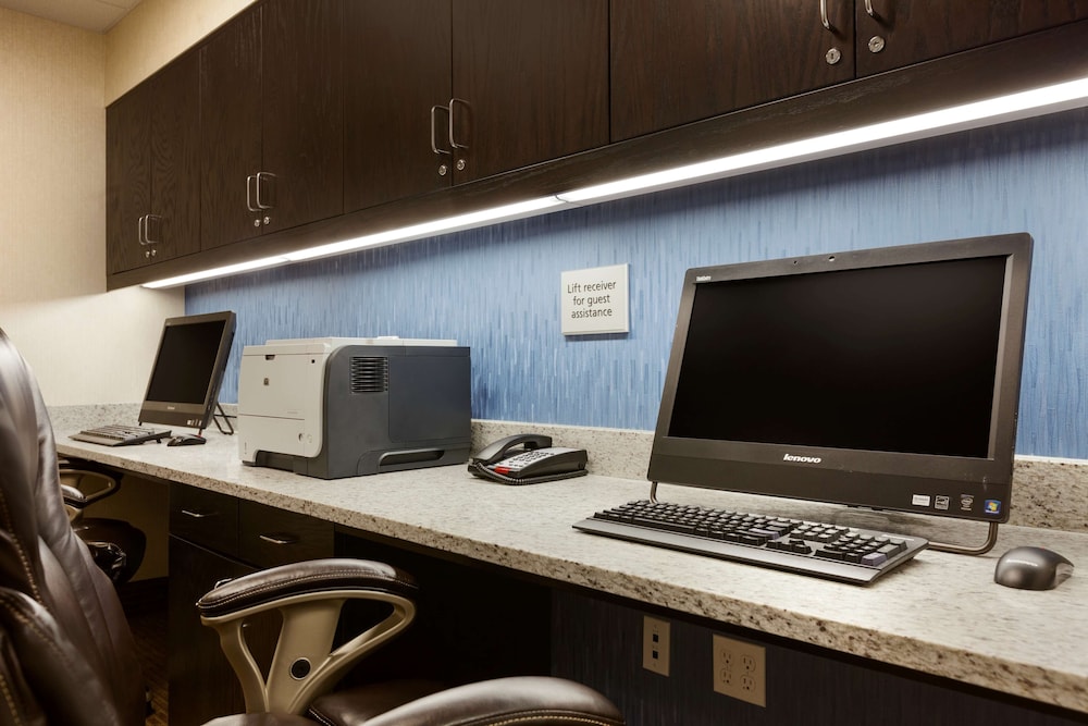 Hampton Inn & Suites Camp Springs/ Andrews Afb 26/29