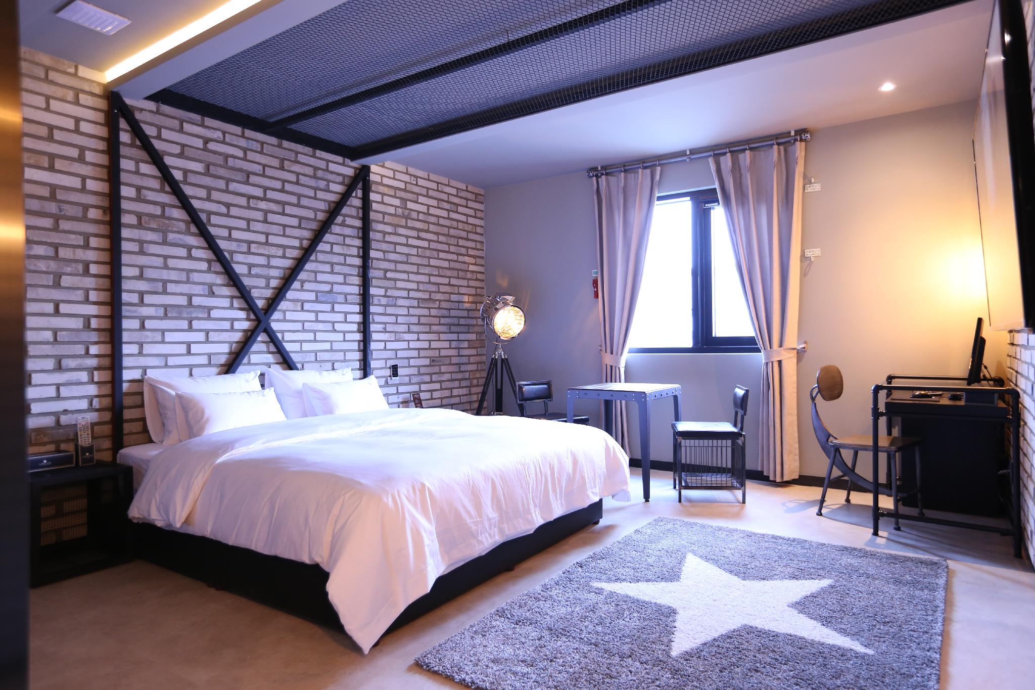 Idea Hotel 23/80