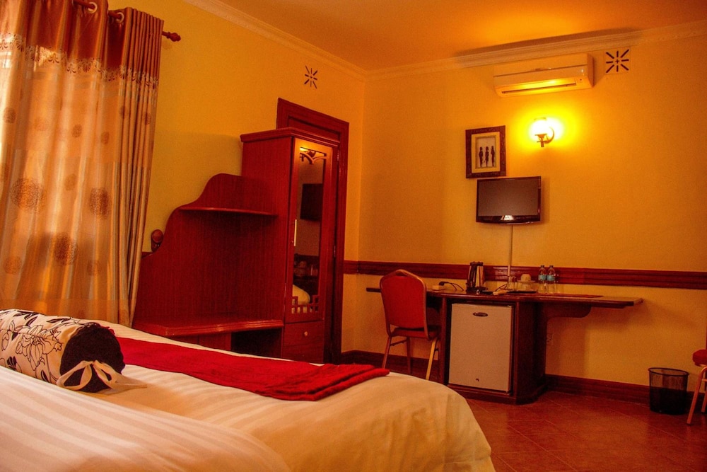 The Charity Hotel 6/50