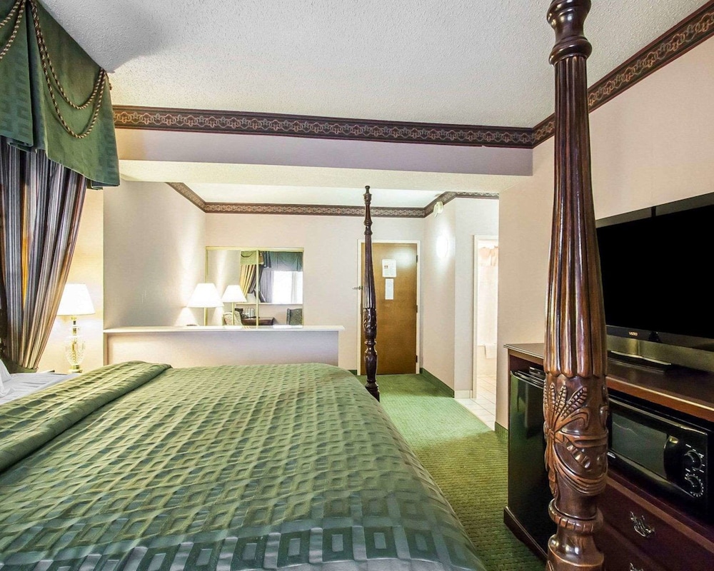 Clarion Inn Branson 15/72