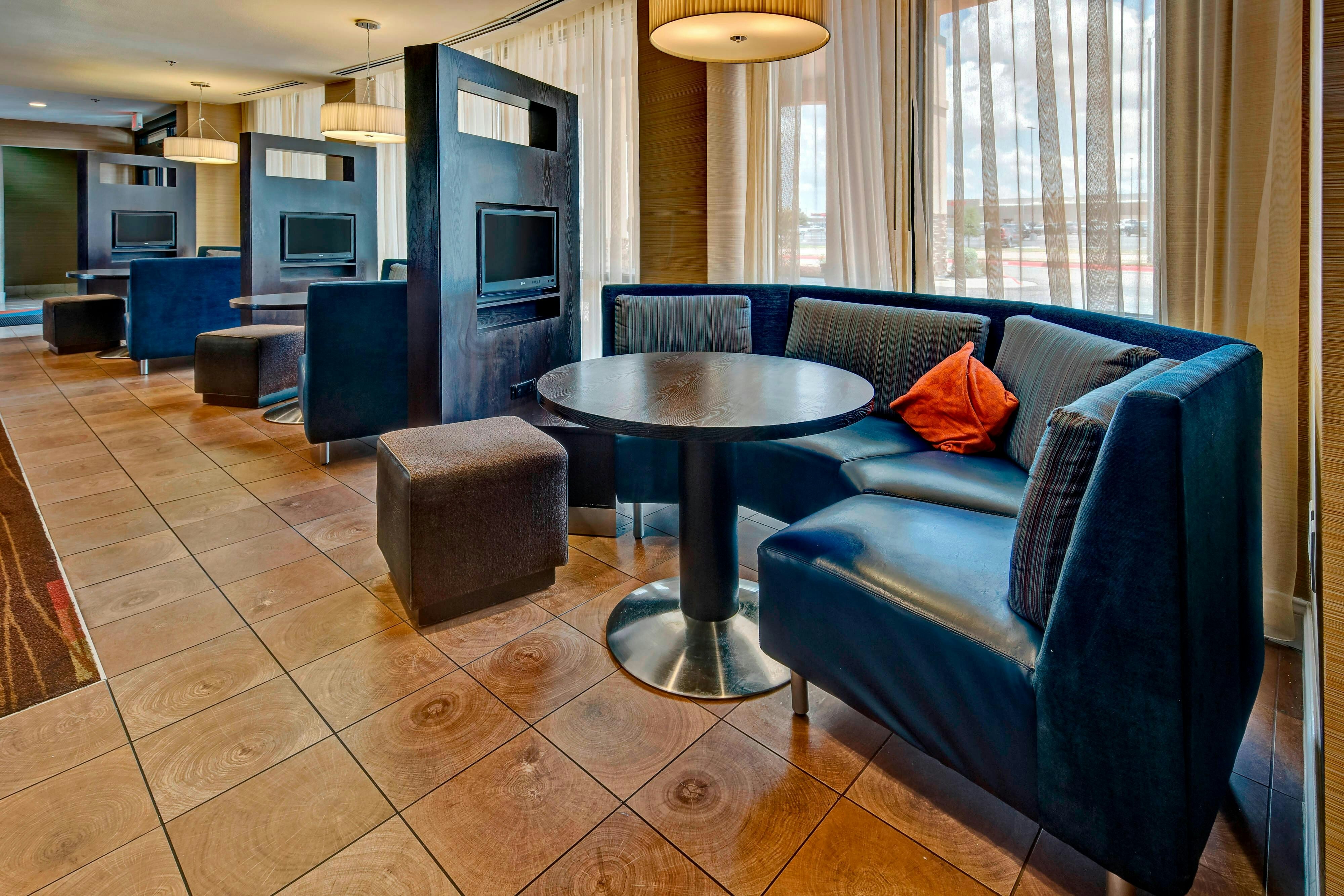 Courtyard By Marriott Midland 27/51