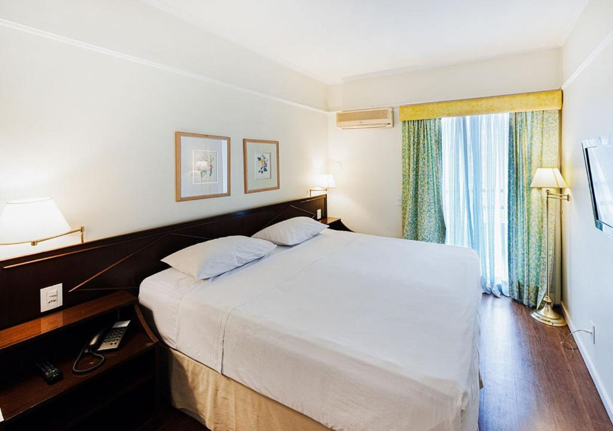 Luxury, Suite, Queen Bed