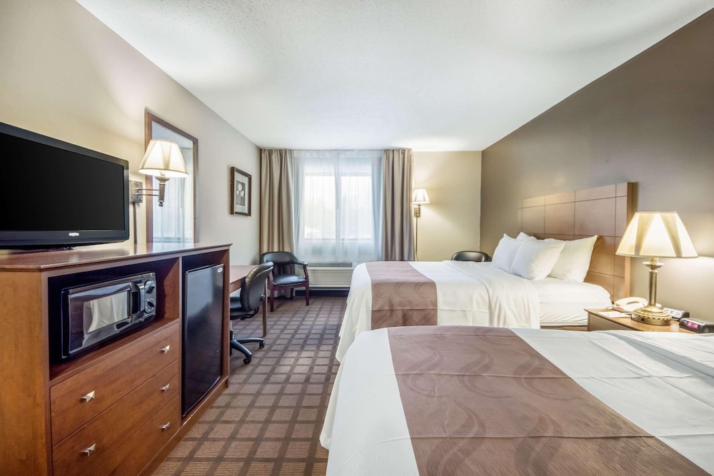 Quality Inn & Suites Newberry, MI 24/49