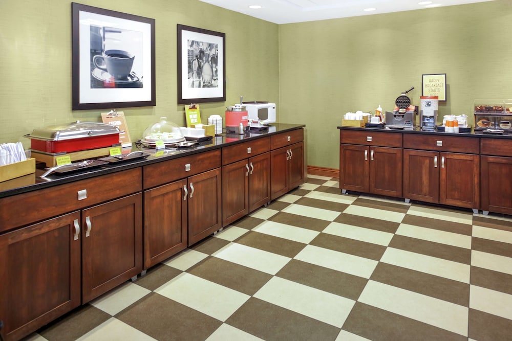 Hampton Inn Portage 7/42
