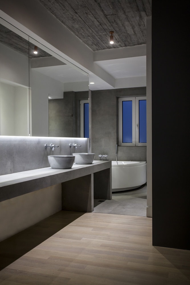 Art Suites Korai 8/40