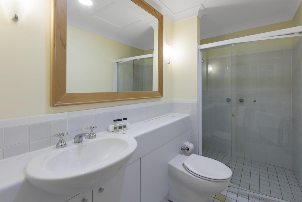 Avani Cypress Lakes Resort 50/50