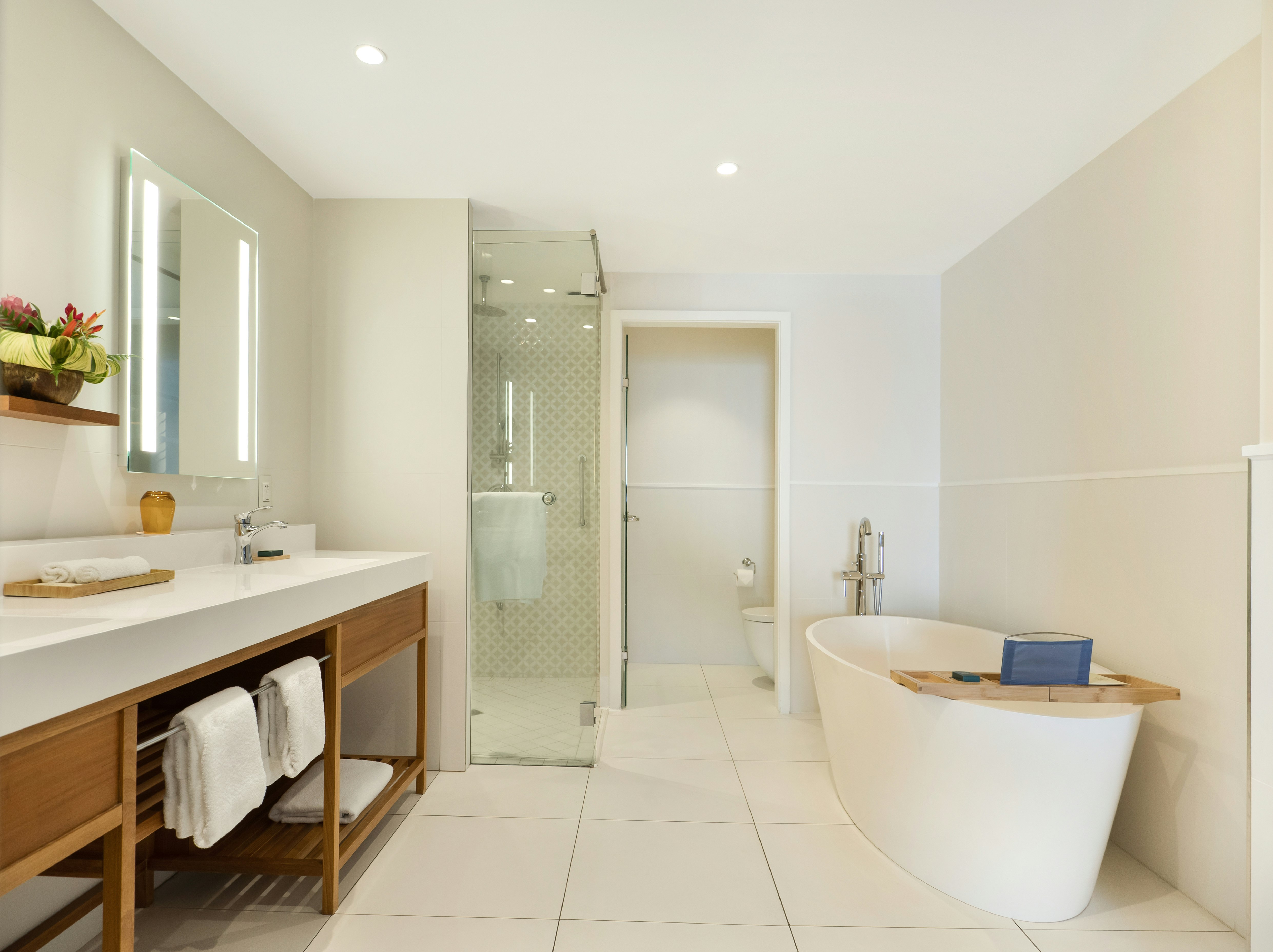2 Bedrooms, Suite, King Bed, Ocean View, Hilton Hotel Tahiti 7/10