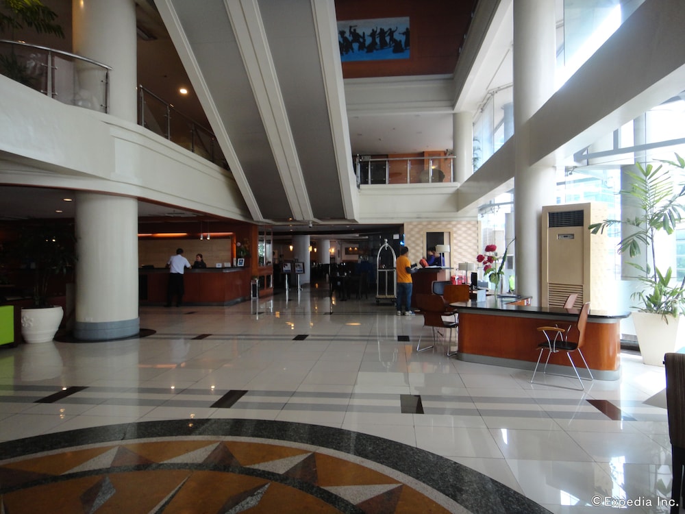 Lobby at Cebu Parklane International Hotel, CEBU