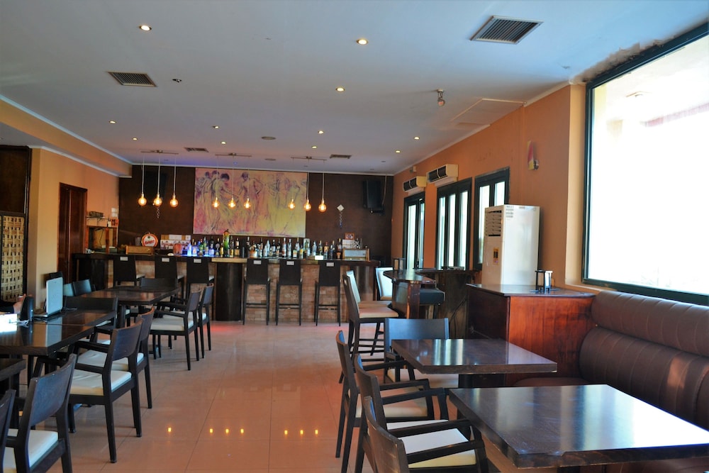 Polyxeni Aparthotel 12/19