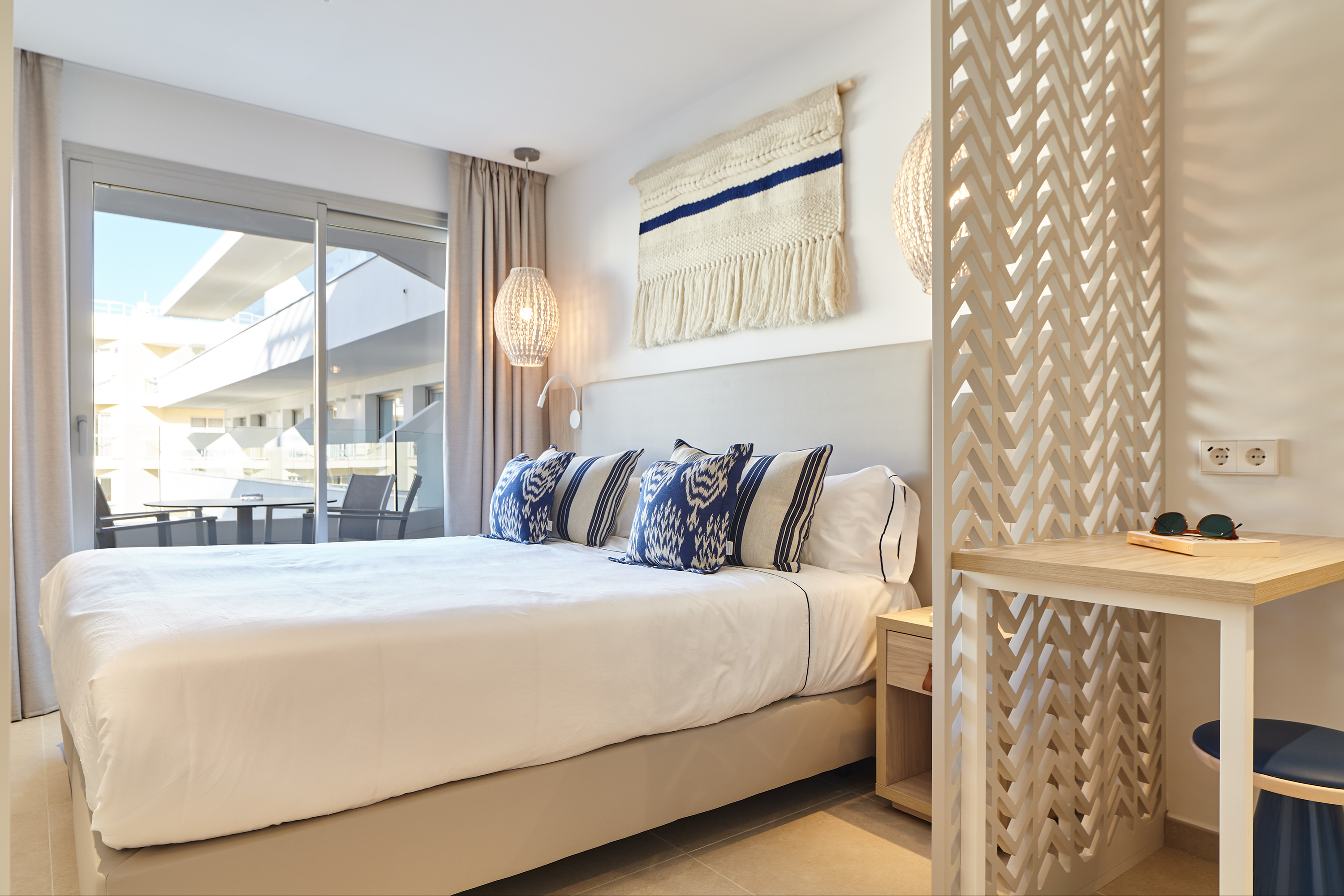 1 Bedroom, Suite, Lateral Side Sea View