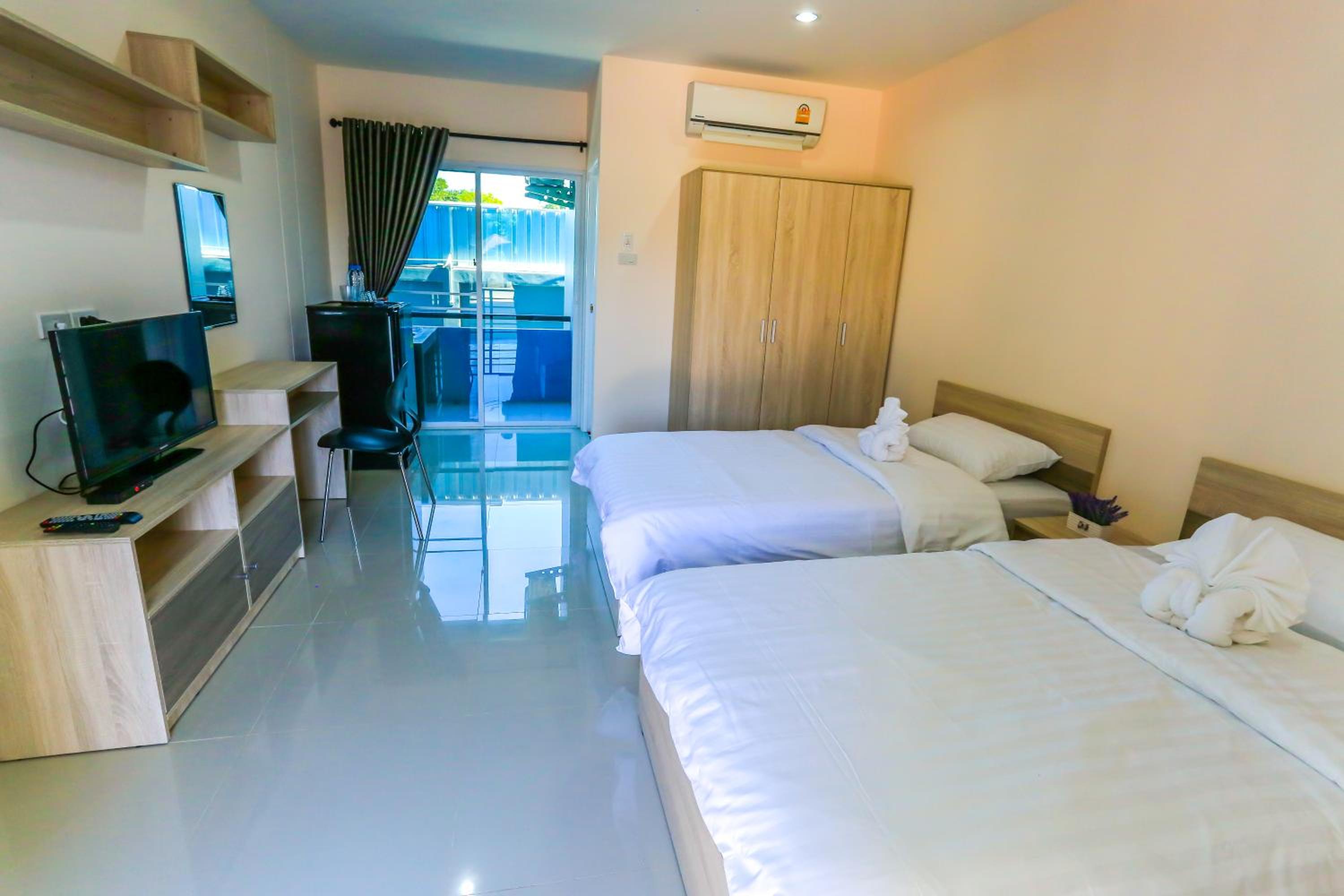 Room, Twin Beds