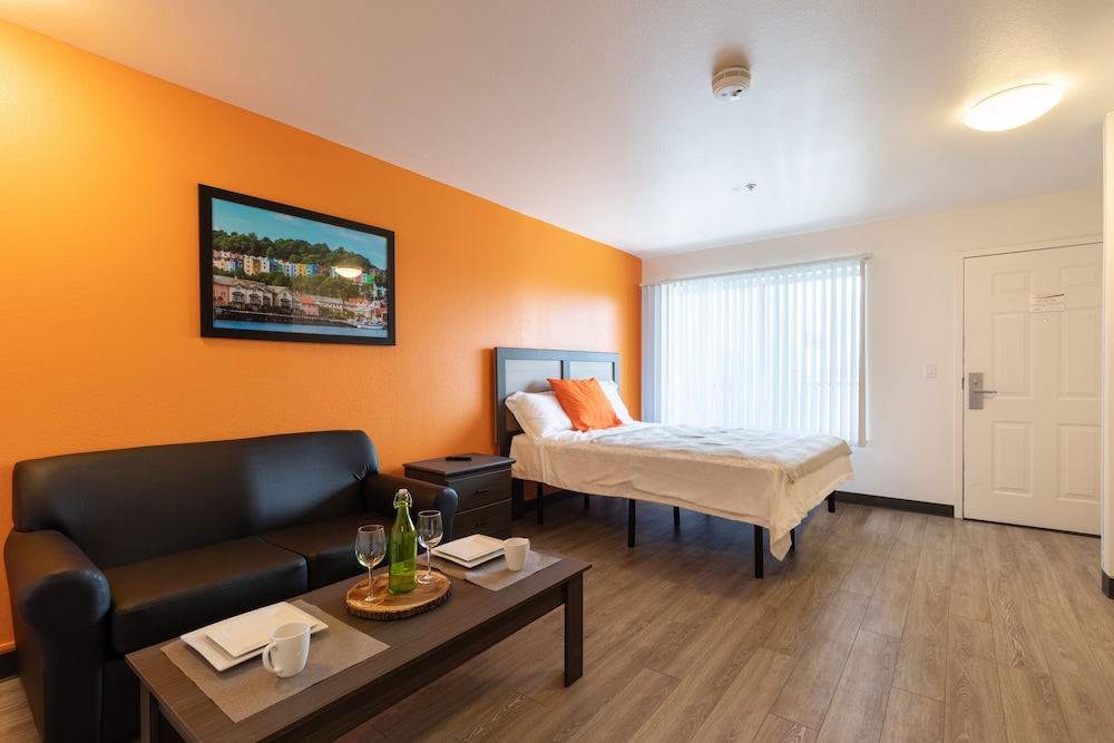 Crossland Economy Studios - Tucson - Butterfield Drive 11/20