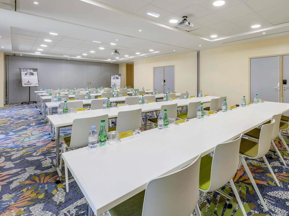Mercure Paris Orly Tech Airport 66/78