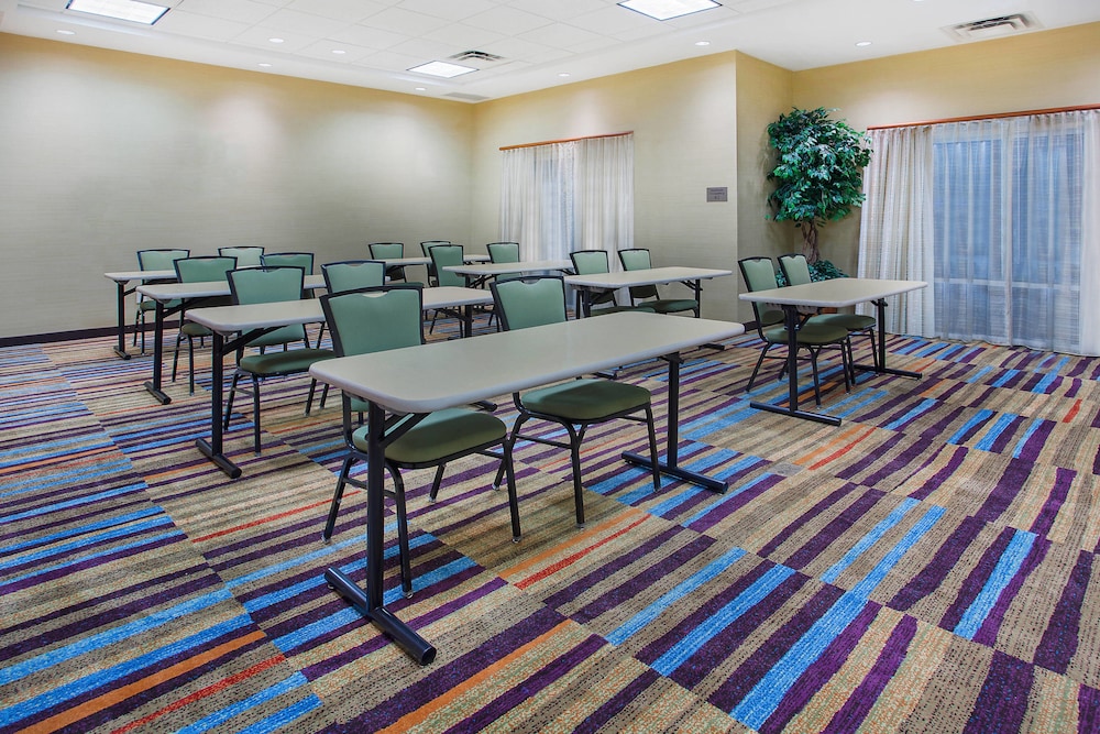 Fairfield Inn & Suites Cookeville 33/35