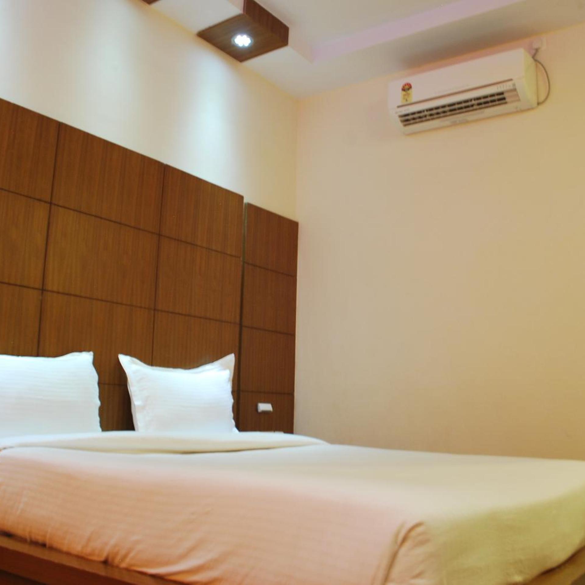 Hotel Basera Brij bhoomi 30/43