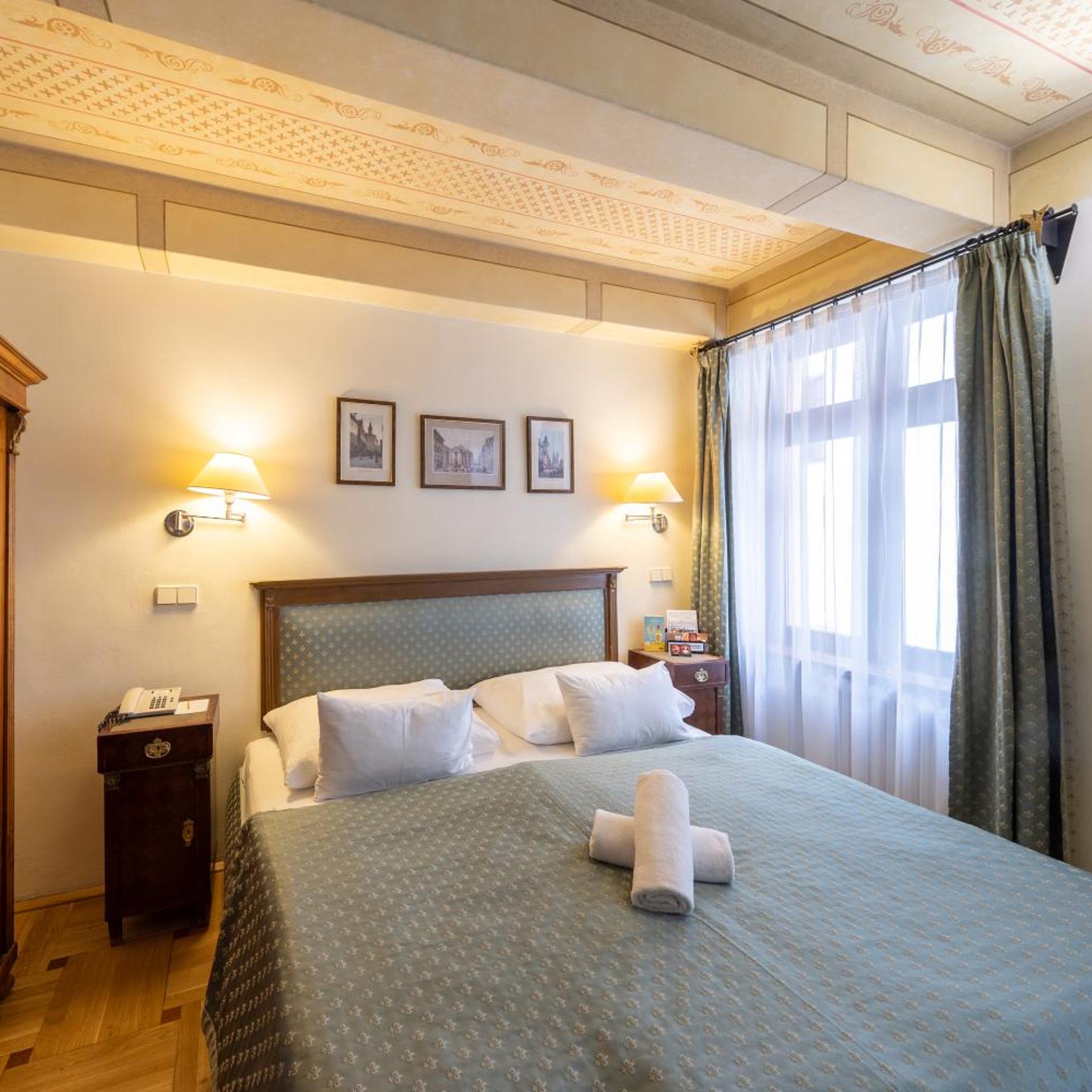 Standard, King Bed