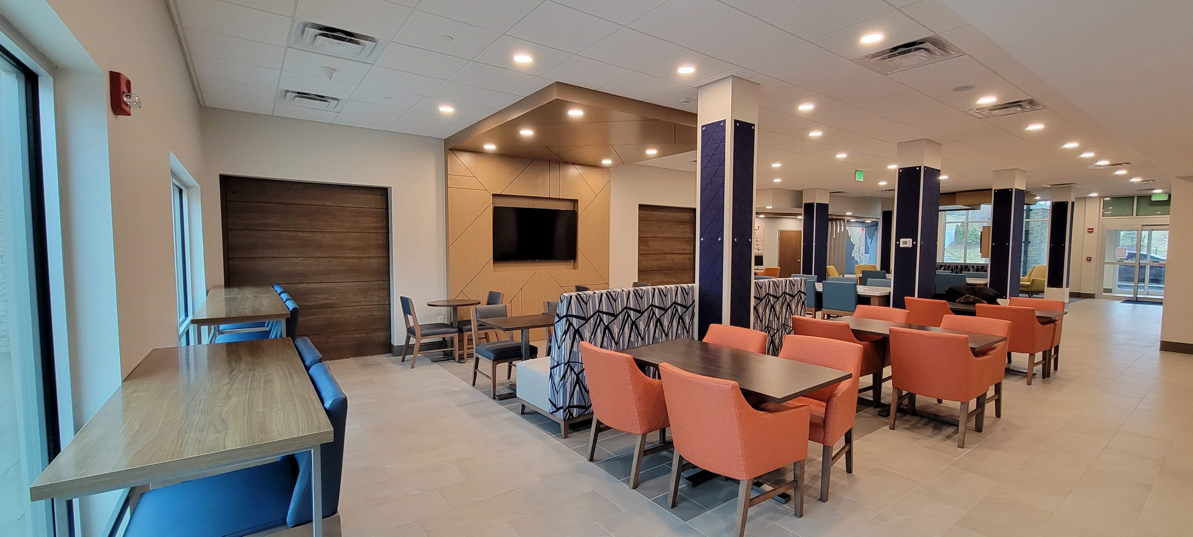 Holiday Inn Express White Marsh 41/59