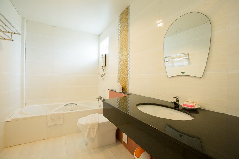 Kiang Talay Resort 33/35