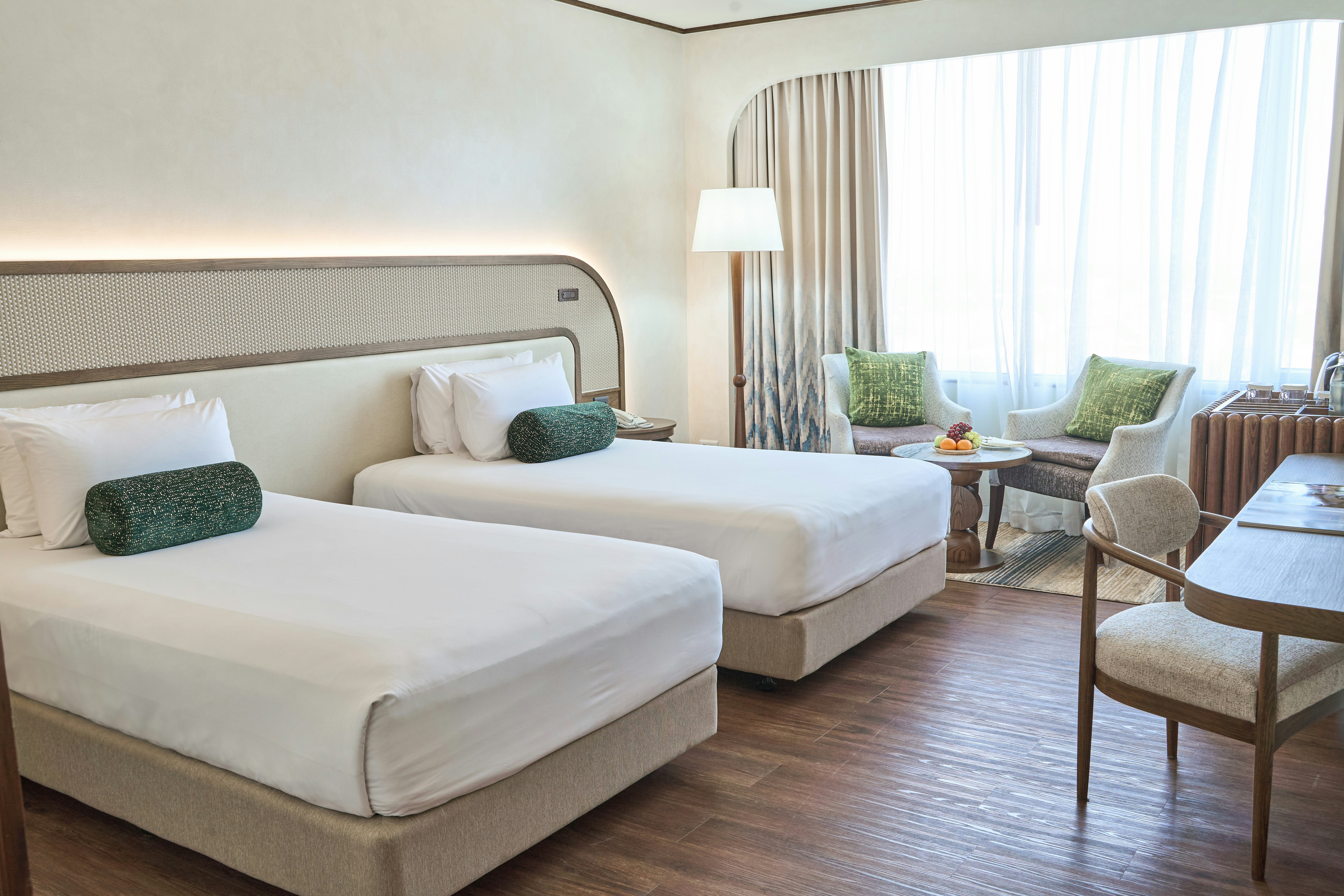 DELUXE, TWIN BEDS