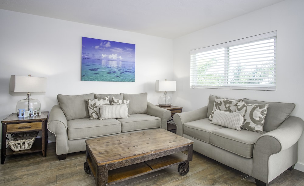 Skipjack Resort Marina 46/70