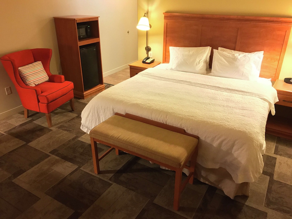 Hampton Inn Garden City, KS 10/33