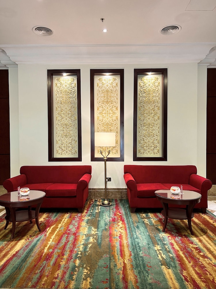 City Seasons Suites Dubai 41/60