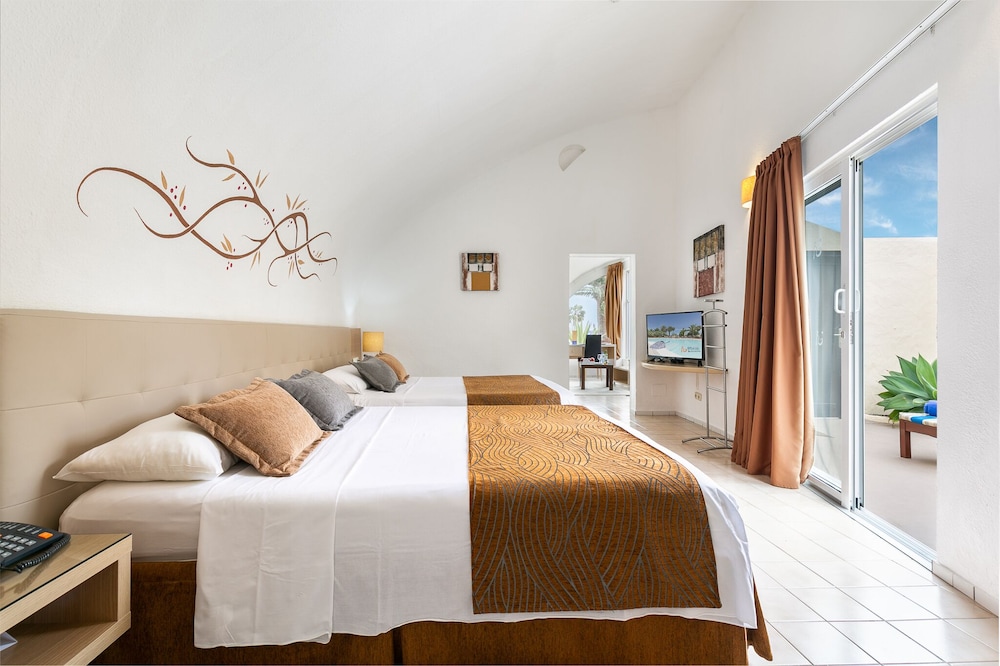 Hotel LIVVO Risco del Gato Suites 6/50
