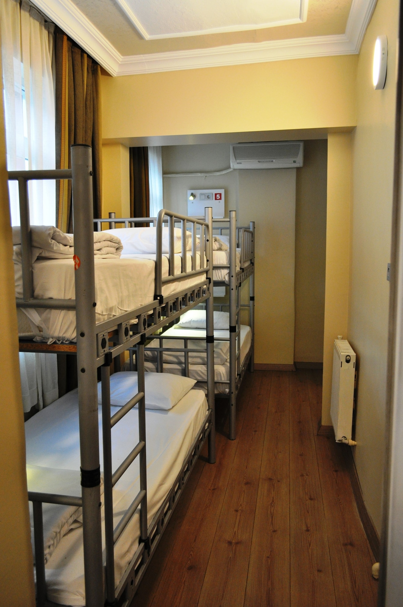 FEMALE DORM, FEMALE ONLY