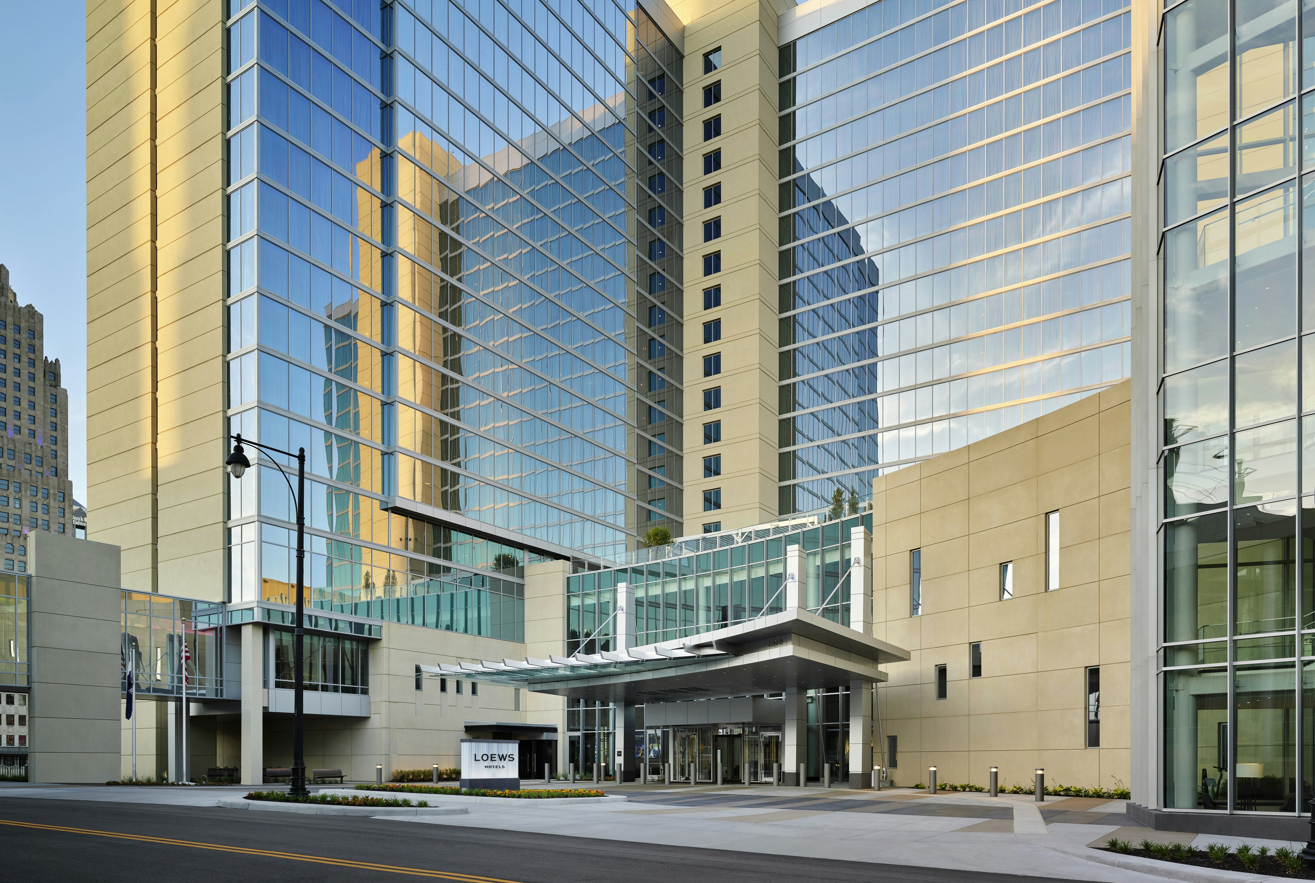 Loews Kansas City Hotel 76/78