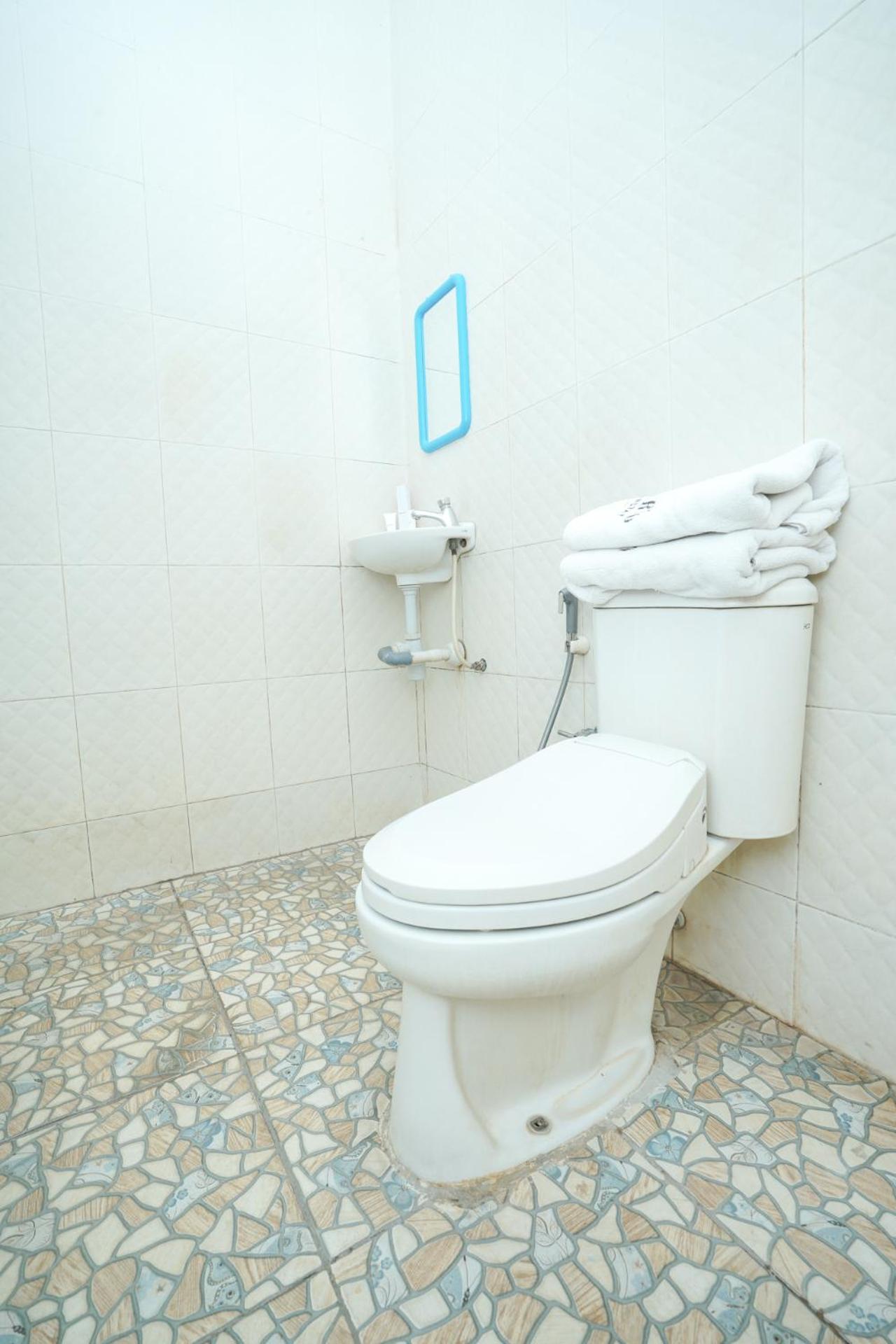 OYO 1239 Mojokerto Classic Homestay 31/41