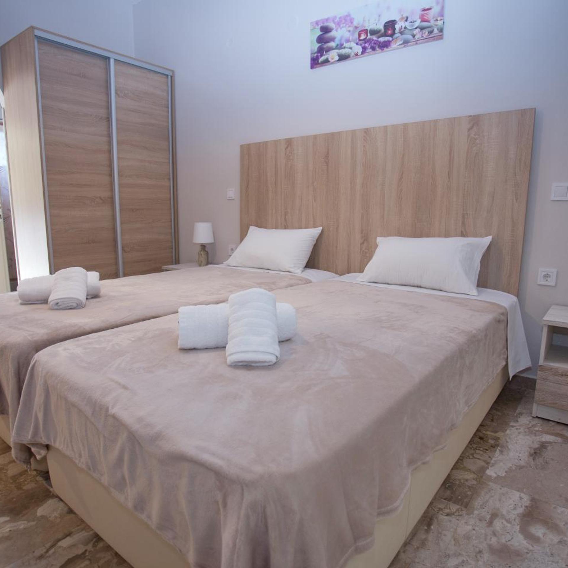 Dionisos Apartments 6/32