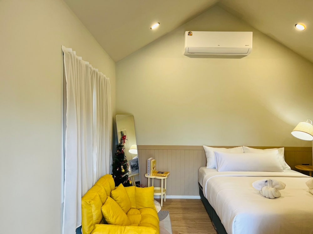 BUNGALOW, DOUBLE BED