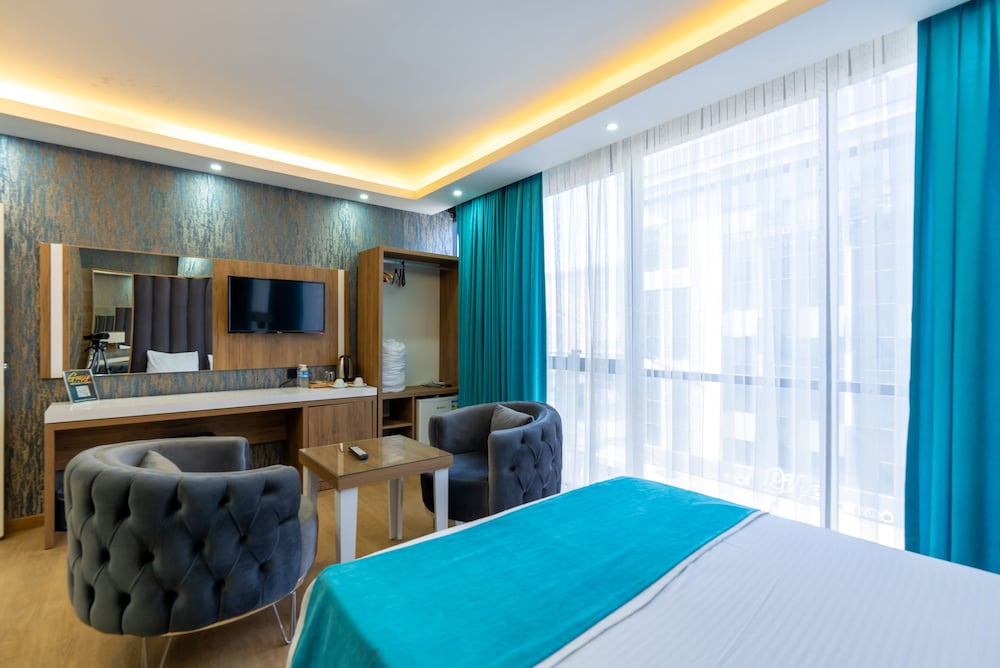 Black Palace Hotel 17/43